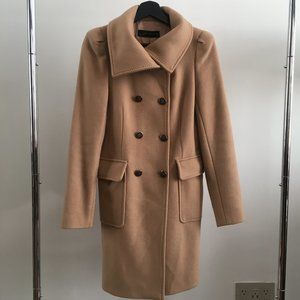 Buttoned wool coat, wrap collar, double breasted